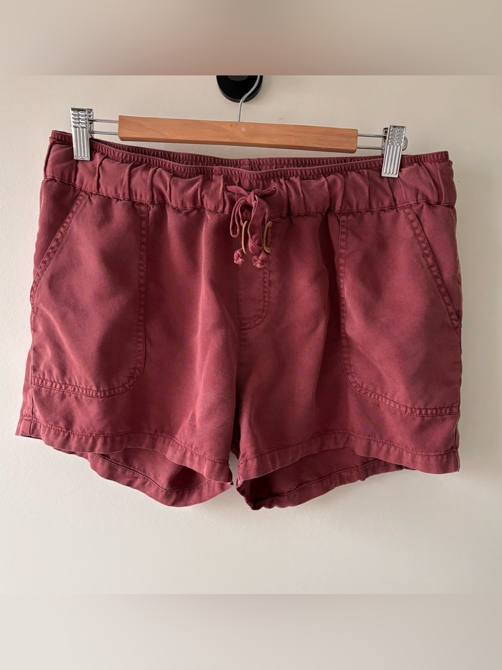 tentree Drawstring Women’s Shorts - cranberry